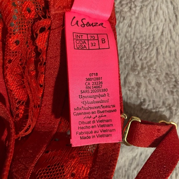 Like New LaSenza bra - Picture 3 of 4